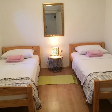 Kleines Steinhaus Ferienhaus Zaton (Zadar)